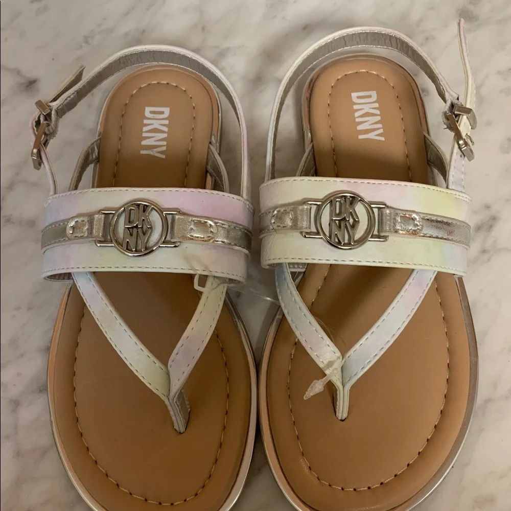 DKNY White Iridescent Girls' Sandals with Silver Medalion Logo Accent NEW Size 1